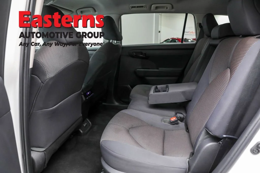 Used 2023 White Toyota LE image 21