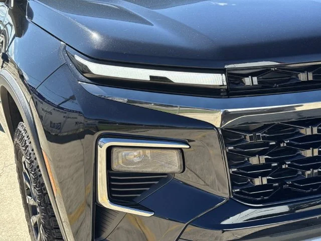 Used 2025 Black Chevrolet Z71 image 2