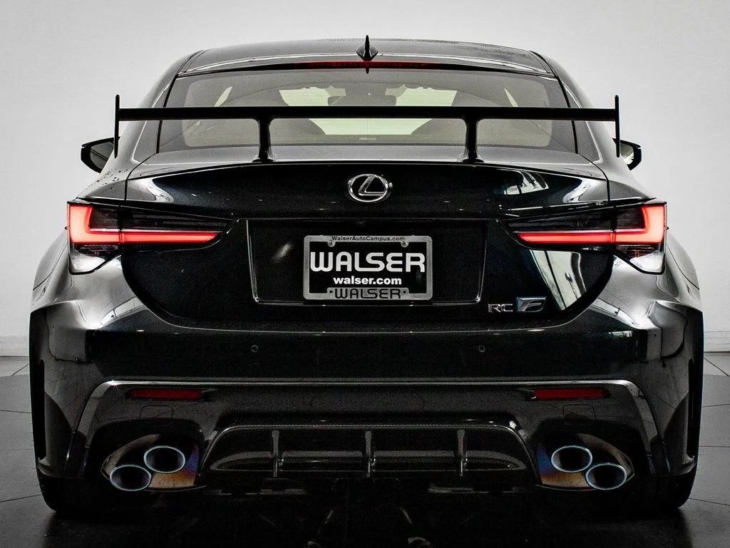 2024 Lexus RC F - Photo 9
