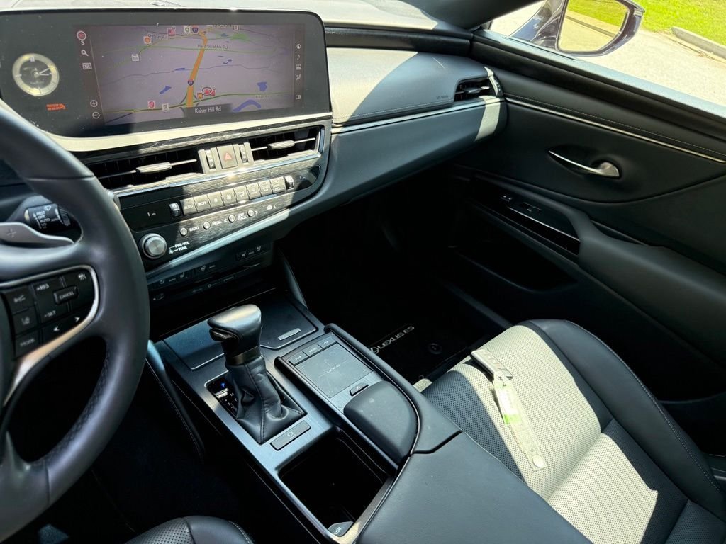 Used 2022 Beige Lexus 350 image 31