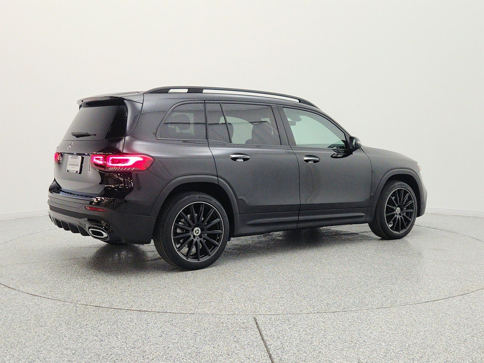 Used 2022 Night Black Mercedes-Benz GLB 250 SUV image 5