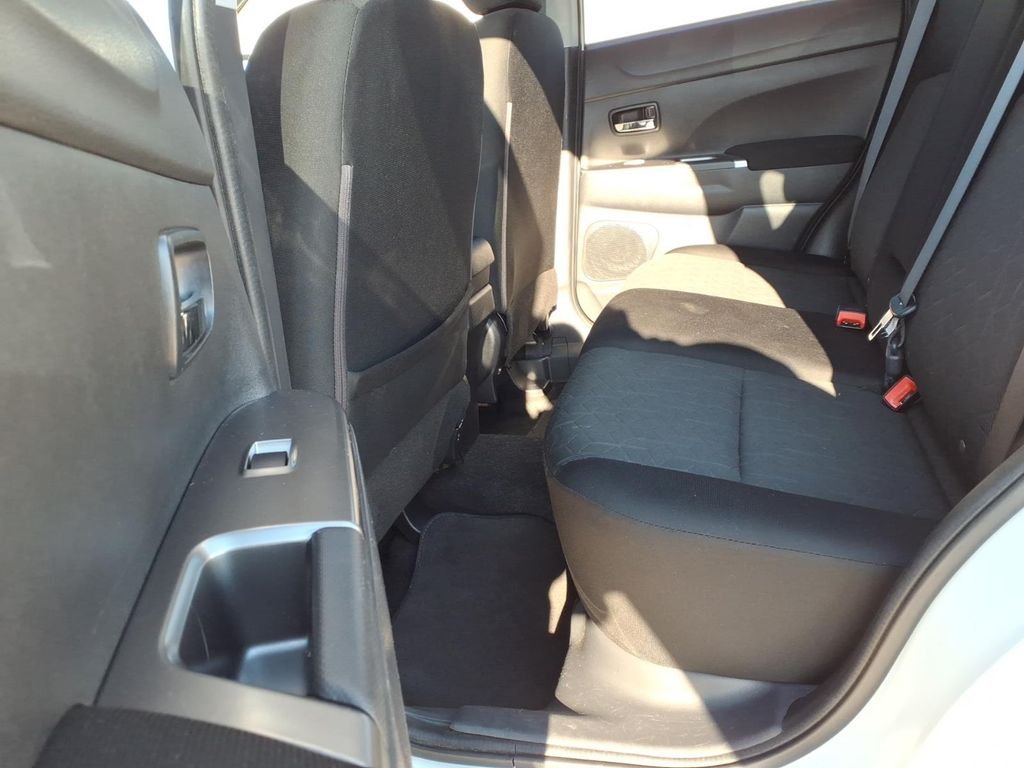 Used 2021 Alloy Silver Metallic Mitsubishi 2.0 SE image 4