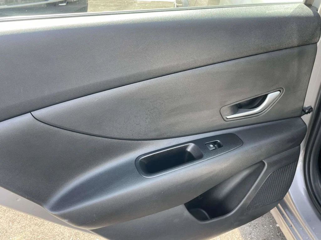 Certified Used 2024 Silver Hyundai SE image 10