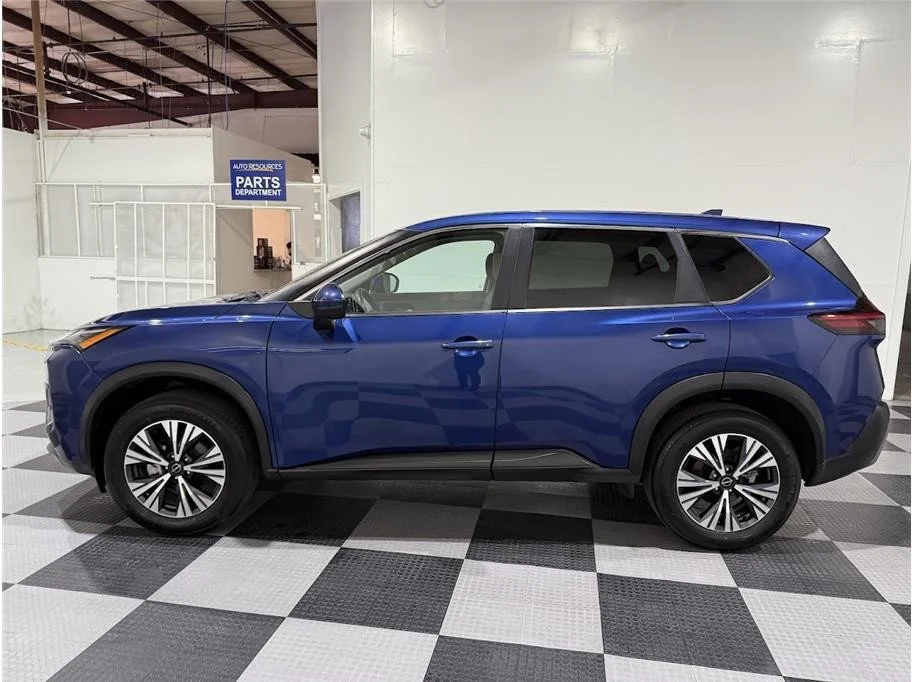 2022 Nissan Rogue SV - Photo 9