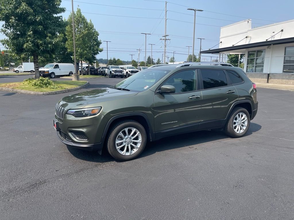 Used 2021 Green Jeep Latitude image 1