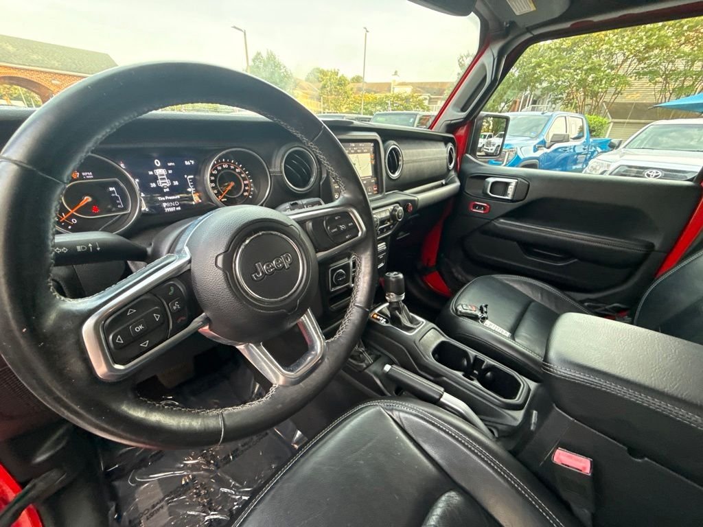 Used 2018 Red Jeep Unlimited Sahara image 15