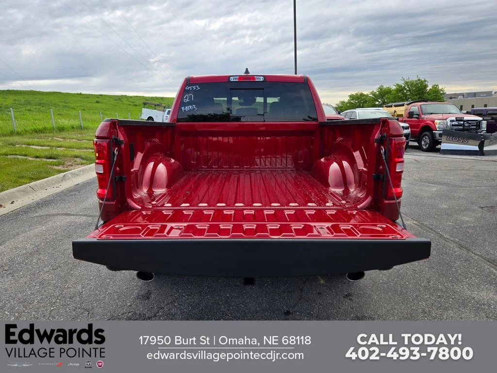 New 2026 Molten Red Pearl-Coat Exterior Paint RAM Laramie image 28