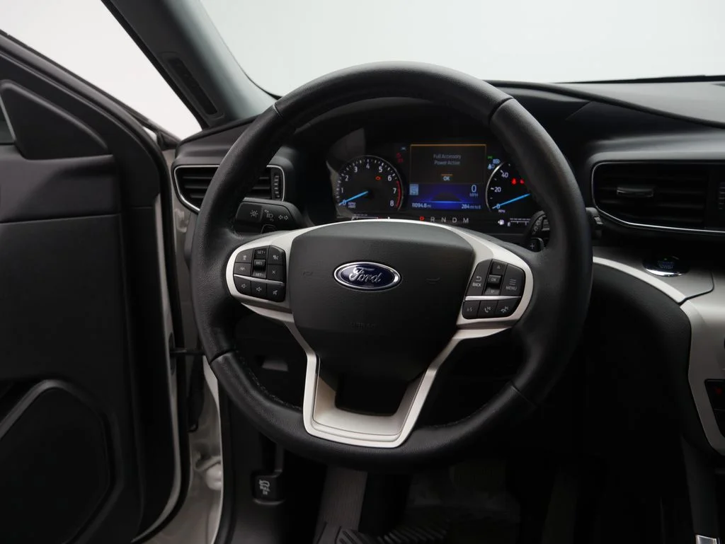Used 2021 White Metallic Ford XLT image 30