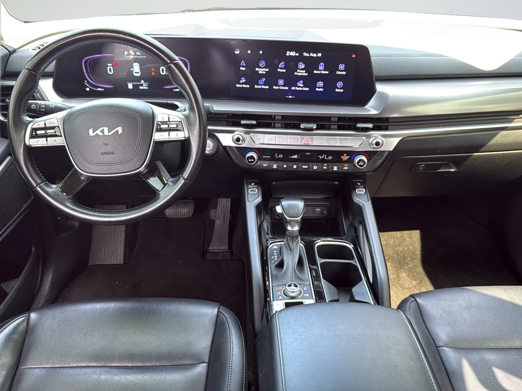 Certified Used 2025 Green Kia S image 9