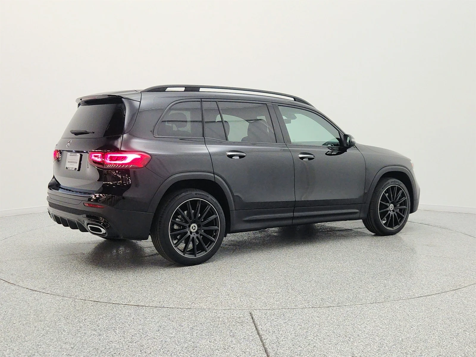 Used 2022 Night Black Mercedes-Benz GLB 250 SUV image 5