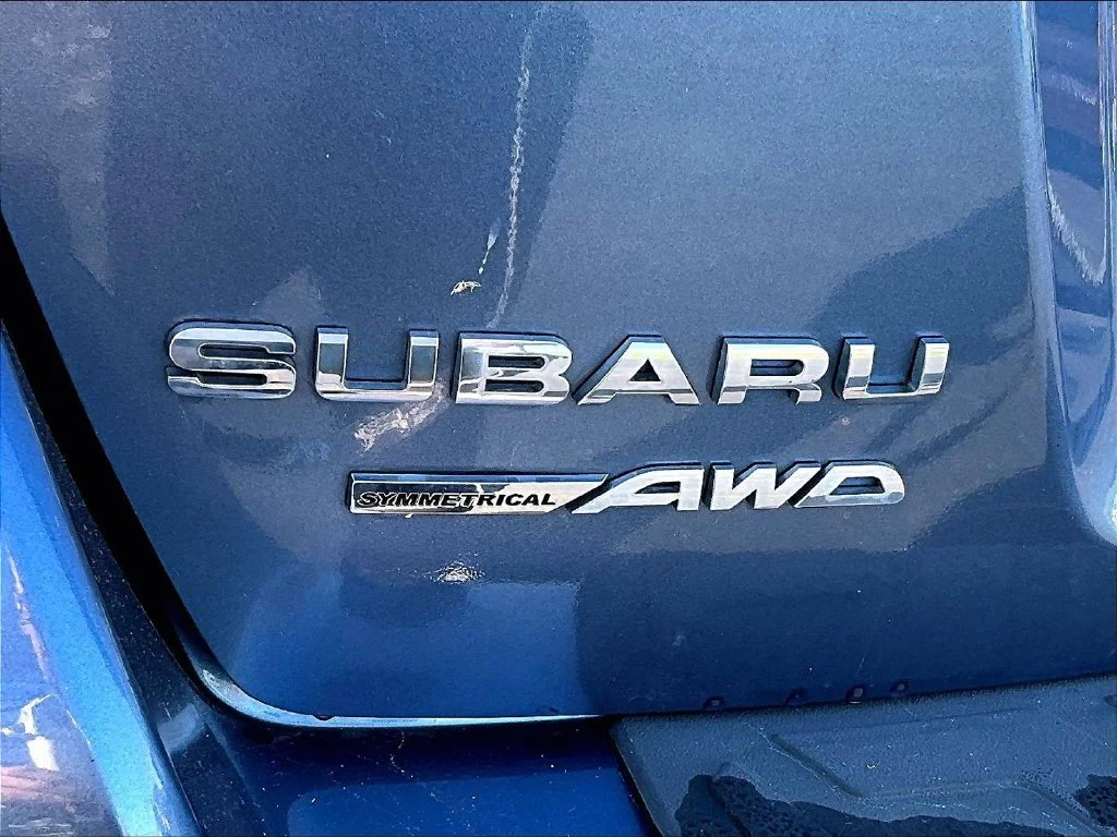 Used 2015 Blue Subaru 2.0i Limited image 8