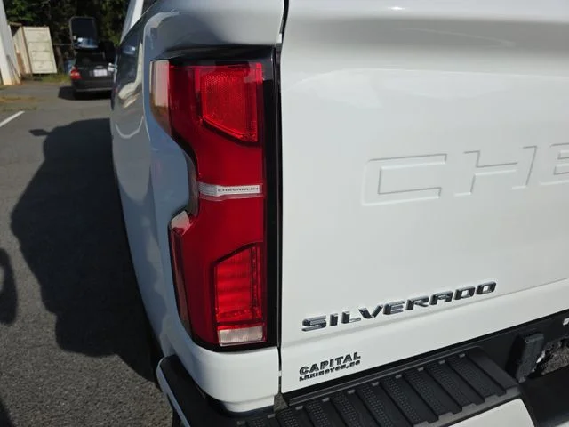 Used 2024 White Chevrolet High Country image 34
