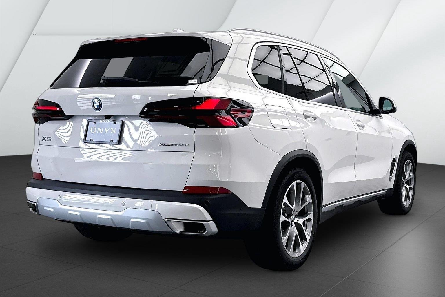 New 2026 Alpine White BMW xDrive50e image 6