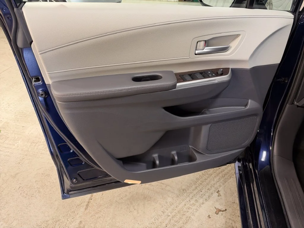 Certified Used 2022  Toyota XLE image 14