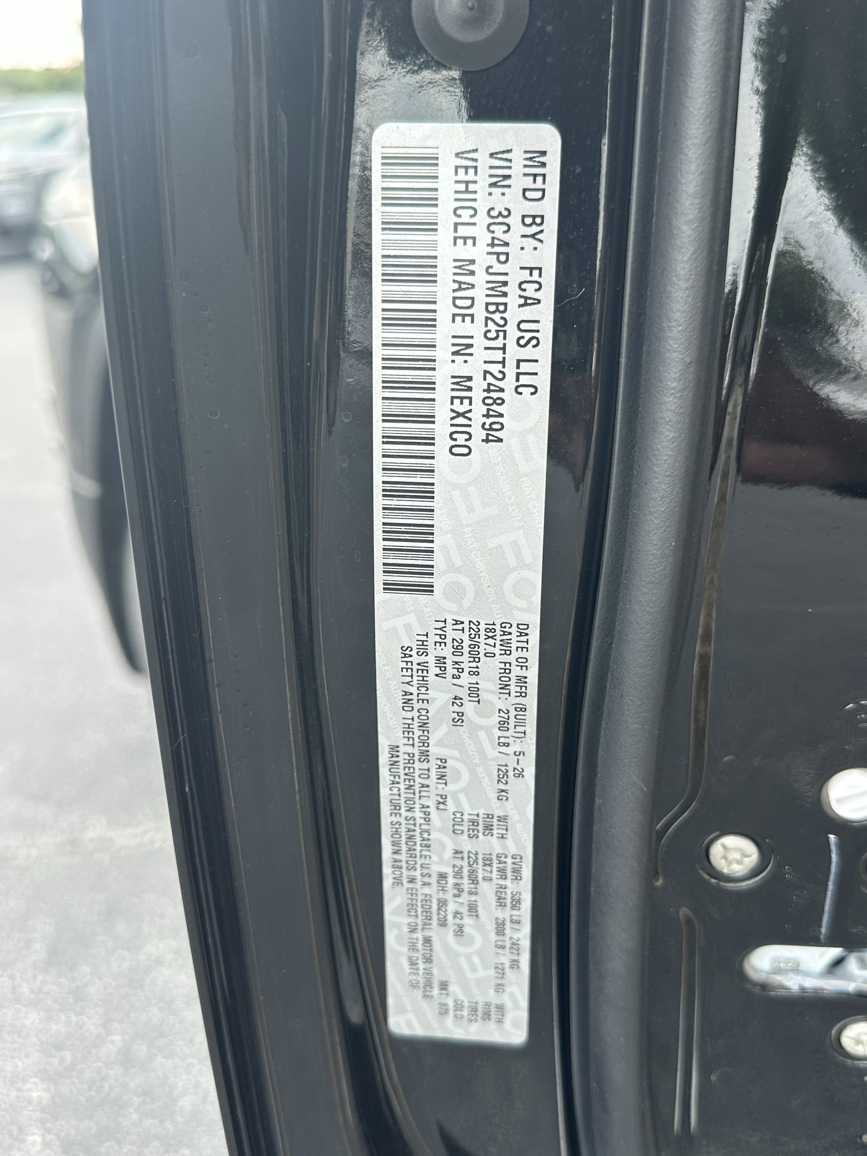 New 2026 Diamond Black Crystal Pearlcoat Jeep Laredo image 29