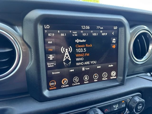 Used 2019 Black Jeep Unlimited Sahara image 18
