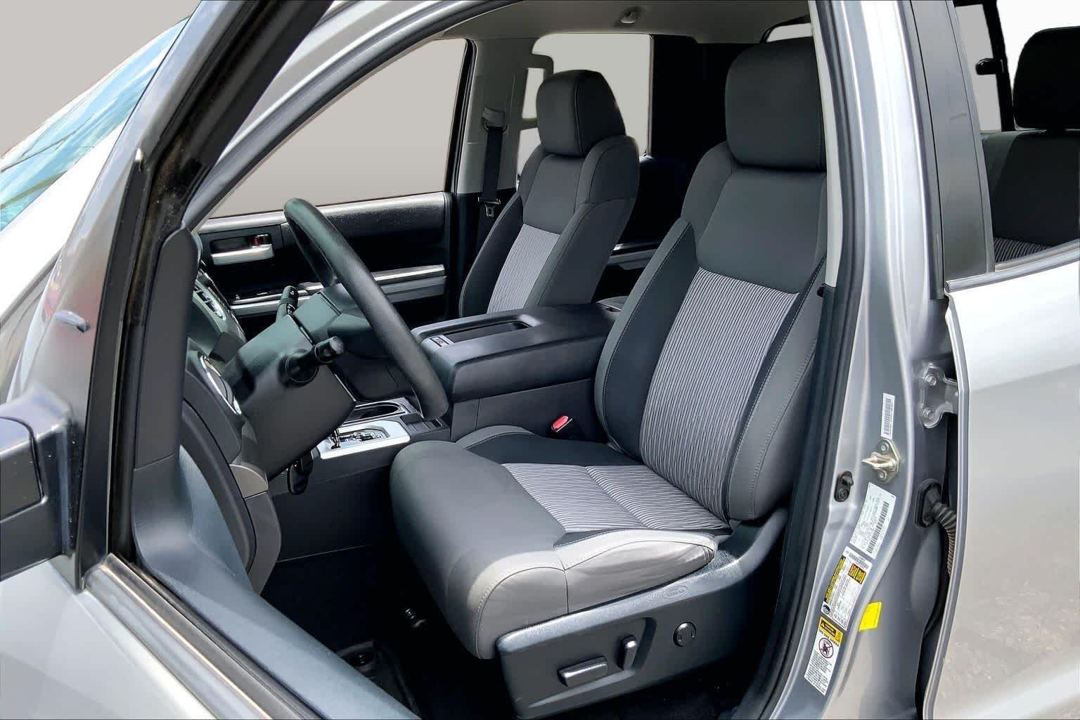 Used 2015 Silver Sky Metallic Toyota SR5 image 7