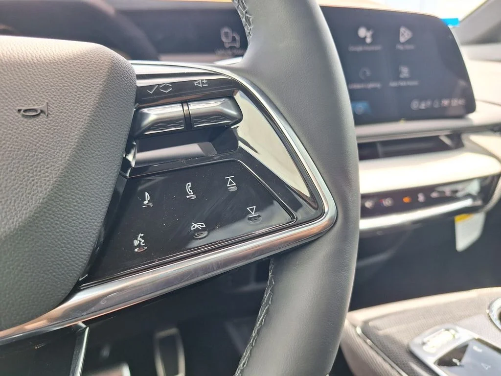 2026 Cadillac OPTIQ Luxury - Photo 31