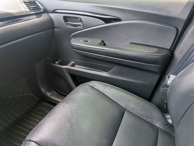 Used 2019 Modern Steel Metallic Honda Touring image 19