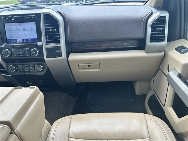 Used 2020 Red FORD LARIAT image 31