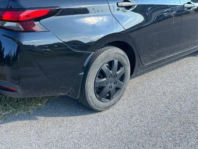 Used 2021 Black Nissan 1.6 S image 14
