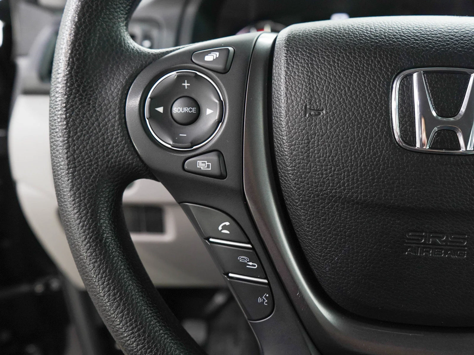Used 2017  Honda ex image 25