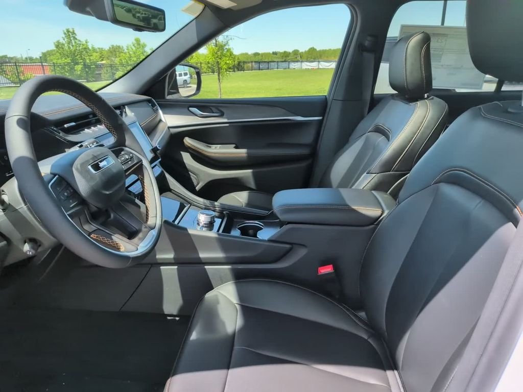 New 2026 White Jeep  image 23