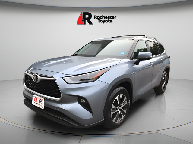Certified Used 2024  Toyota XLE image 3