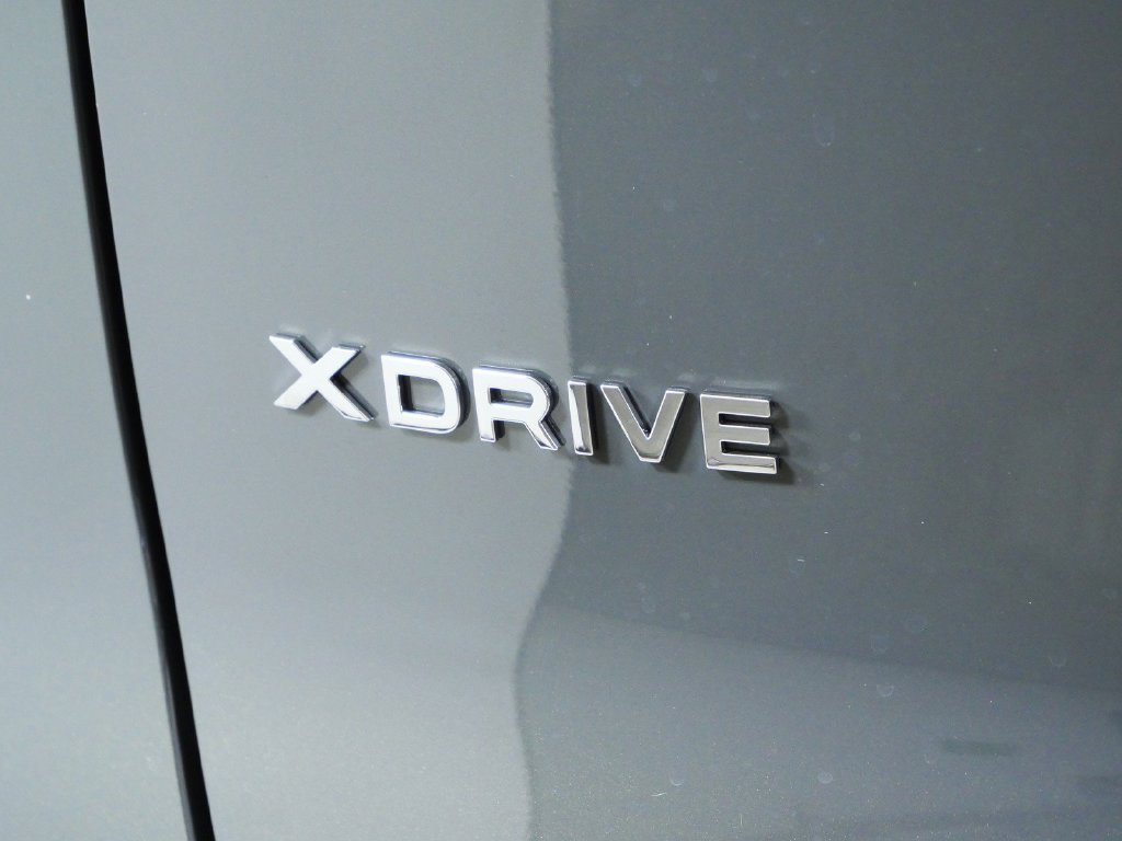 New 2027 Dravit Grey Metallic BMW  image 12