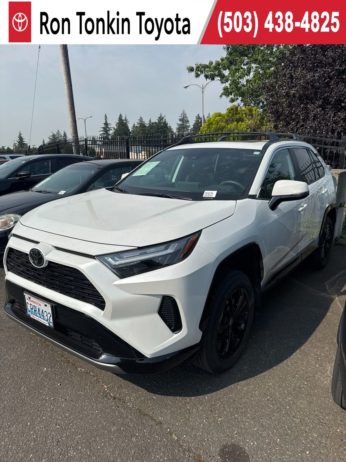 Used 2025 Wind Chill Pearl Toyota SE image 1