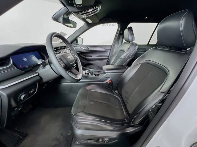Used 2024 White Jeep Altitude image 10