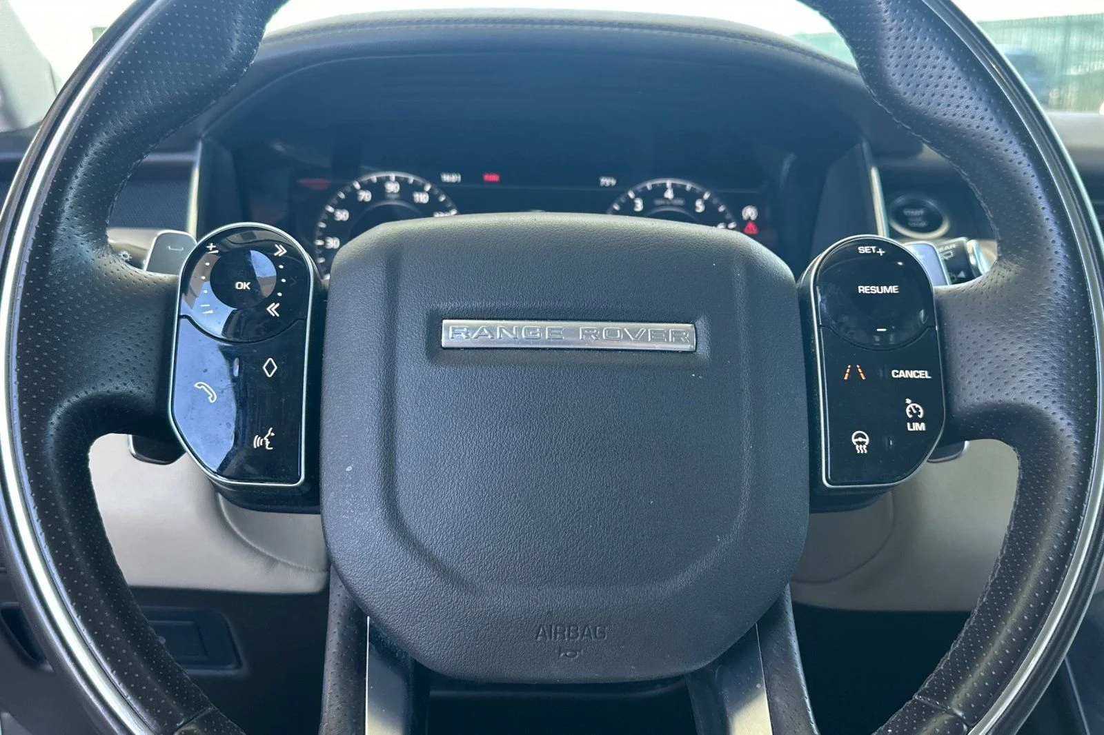 Used 2019  Land Rover Supercharged image 28