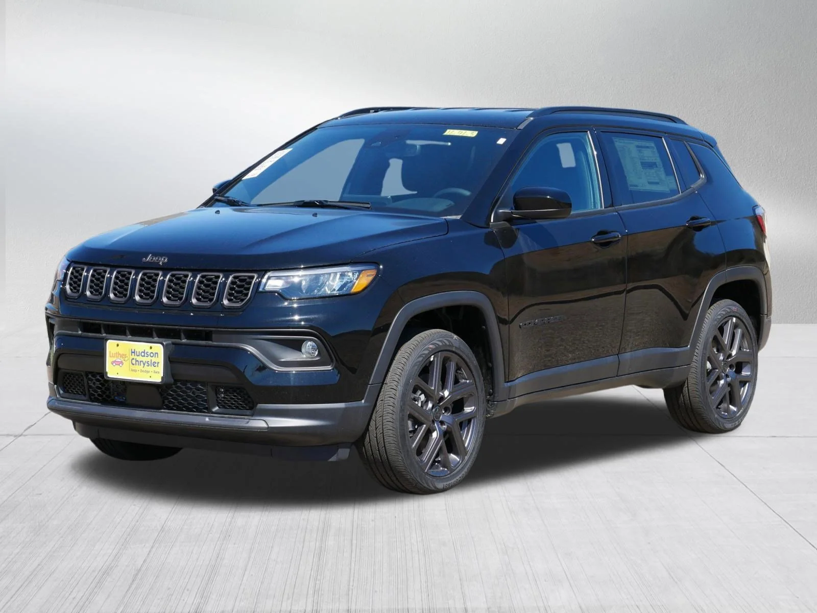New 2026 Diamond Black Crystal Pearlcoat Jeep Latitude Altitude image 4