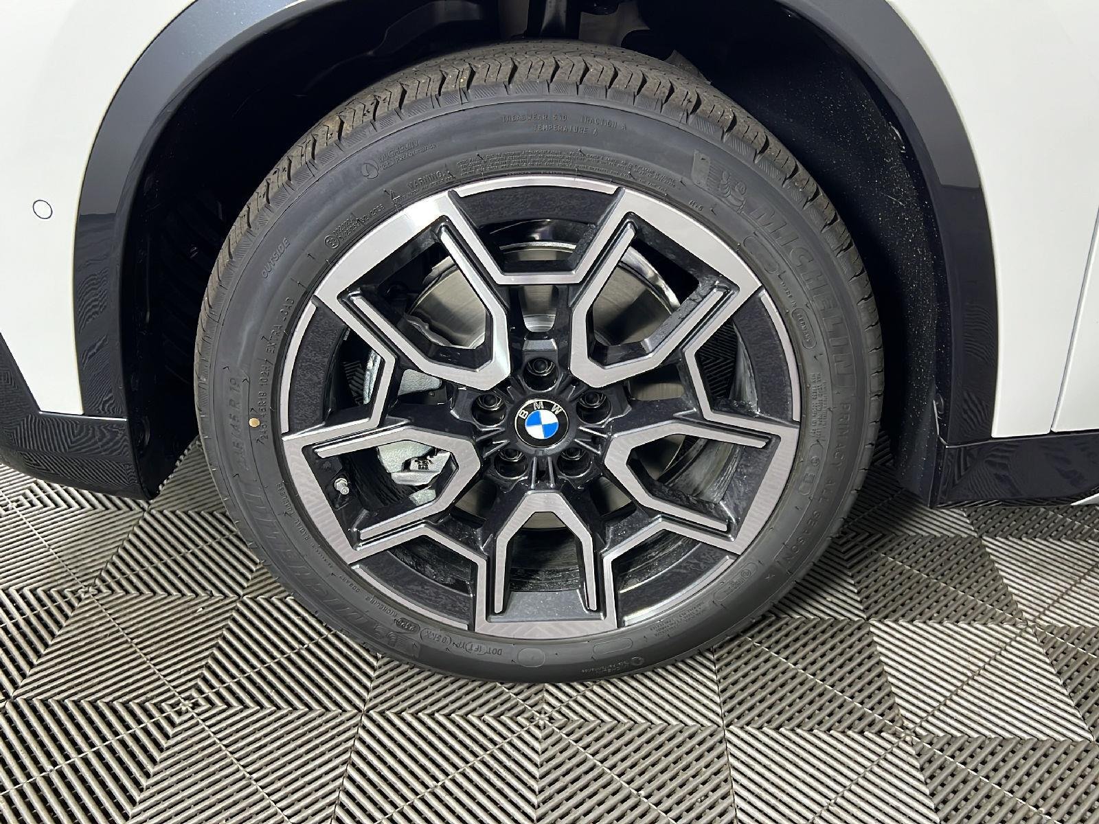 New 2027 Alpine White BMW xDrive28i image 6