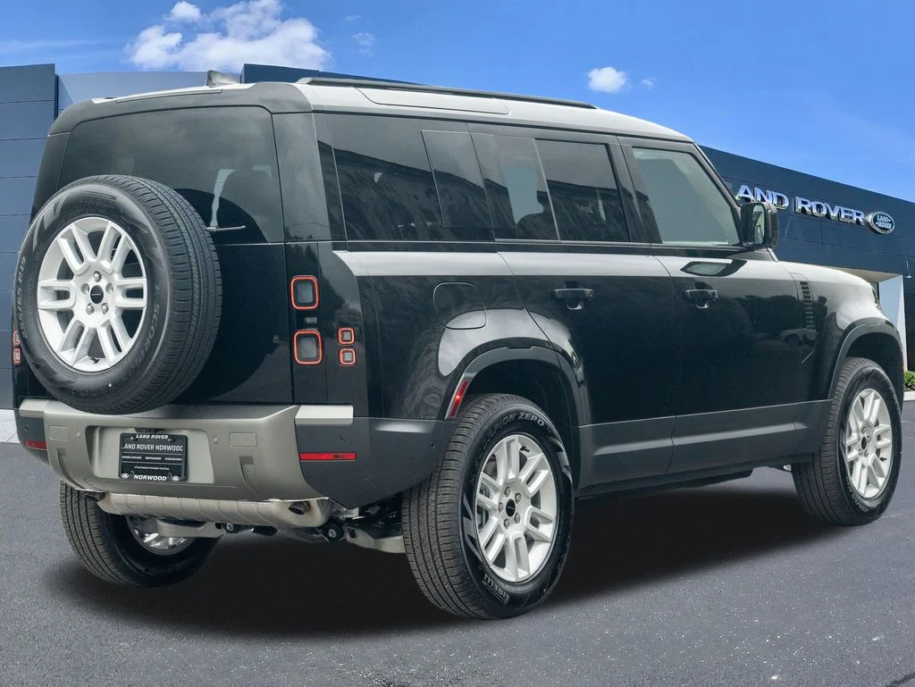 New 2026 Santorini Black Land Rover S image 4