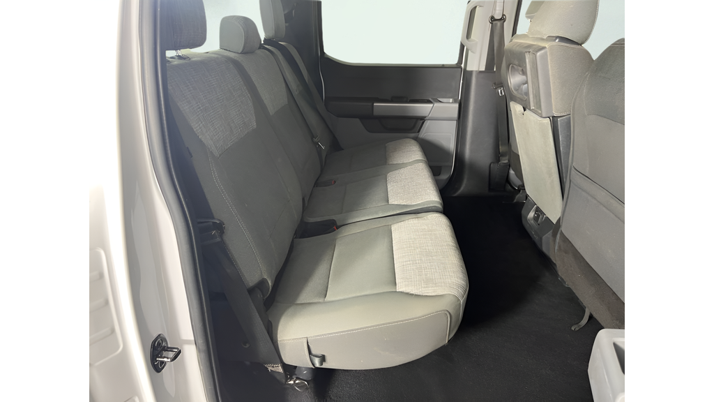 Used 2023 Oxford White Ford XLT image 24