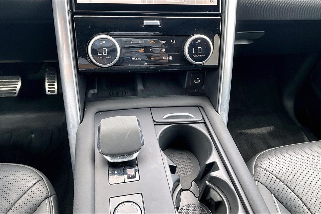 Used 2024 Blue Land Rover Dynamic SE image 23