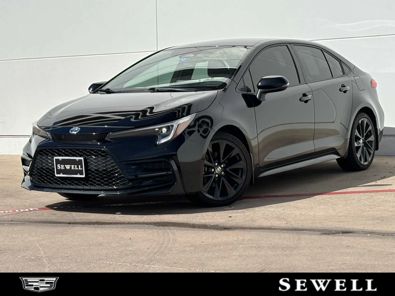 Used 2024  Toyota Hybrid LE image 1