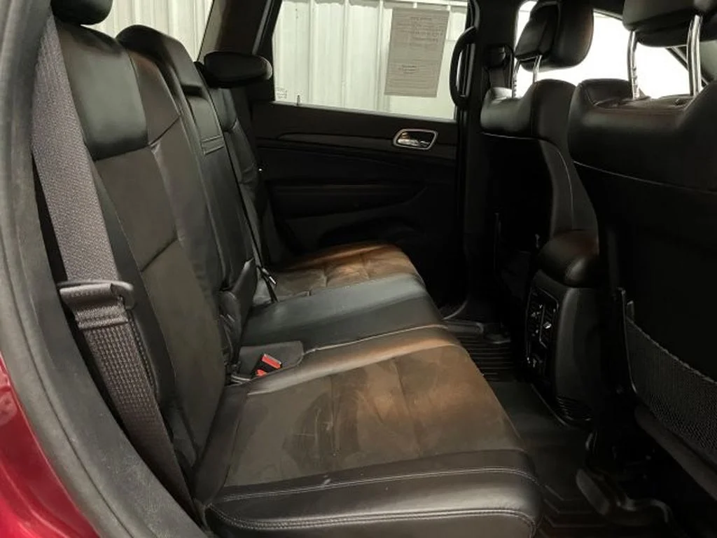 Used 2021 Velvet Red Pearlcoat Jeep Laredo X image 17