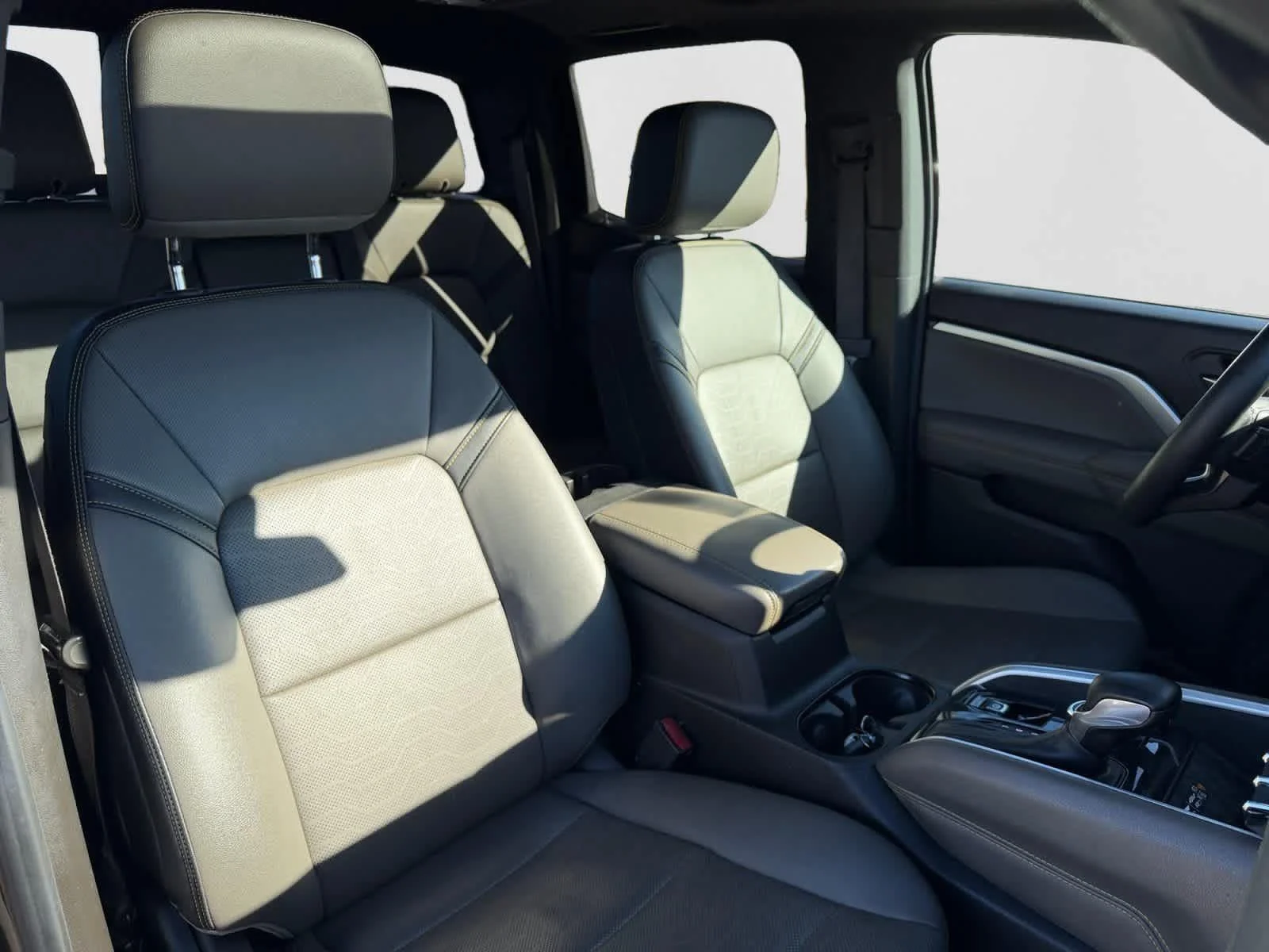 2023 Chevrolet Colorado ZR2 - Photo 17