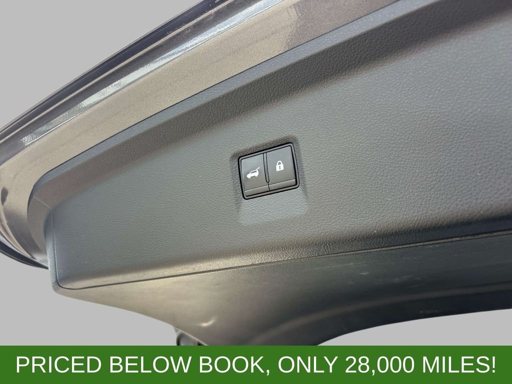 Used 2023 Gray INFINITI LUXE image 18
