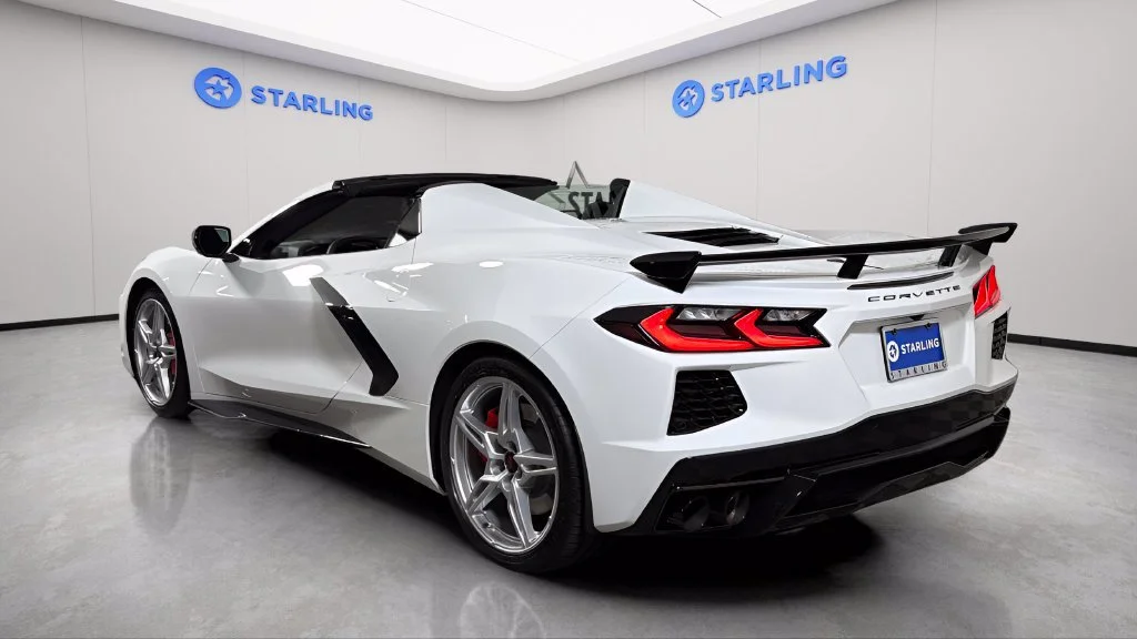Used 2025 Arctic White Chevrolet 3LT image 5