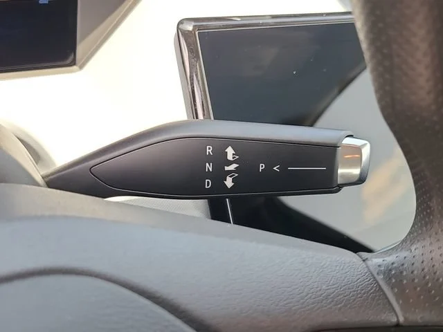 New 2027 Summit White Chevrolet LT image 30