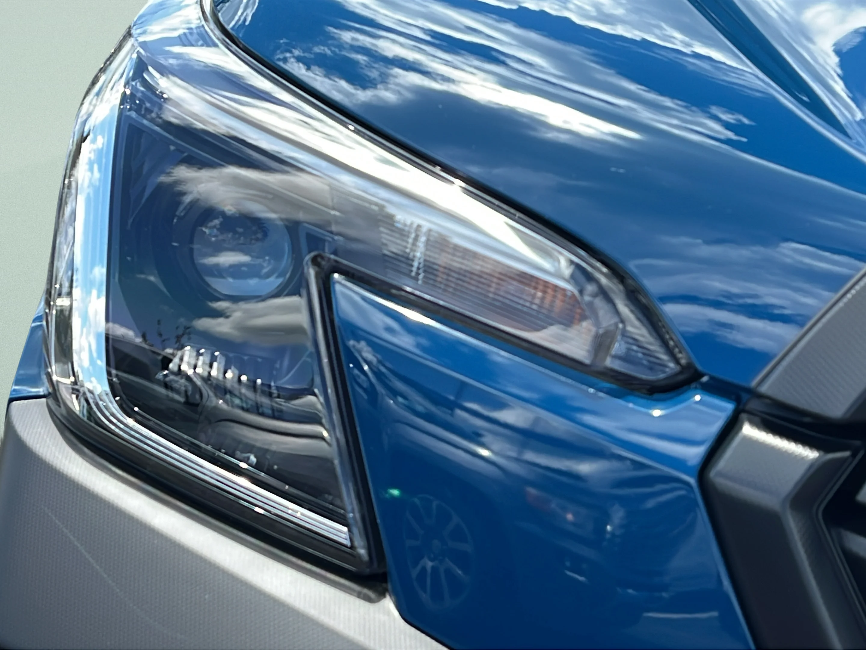 Used 2025 Geyser Blue Subaru Wilderness image 9