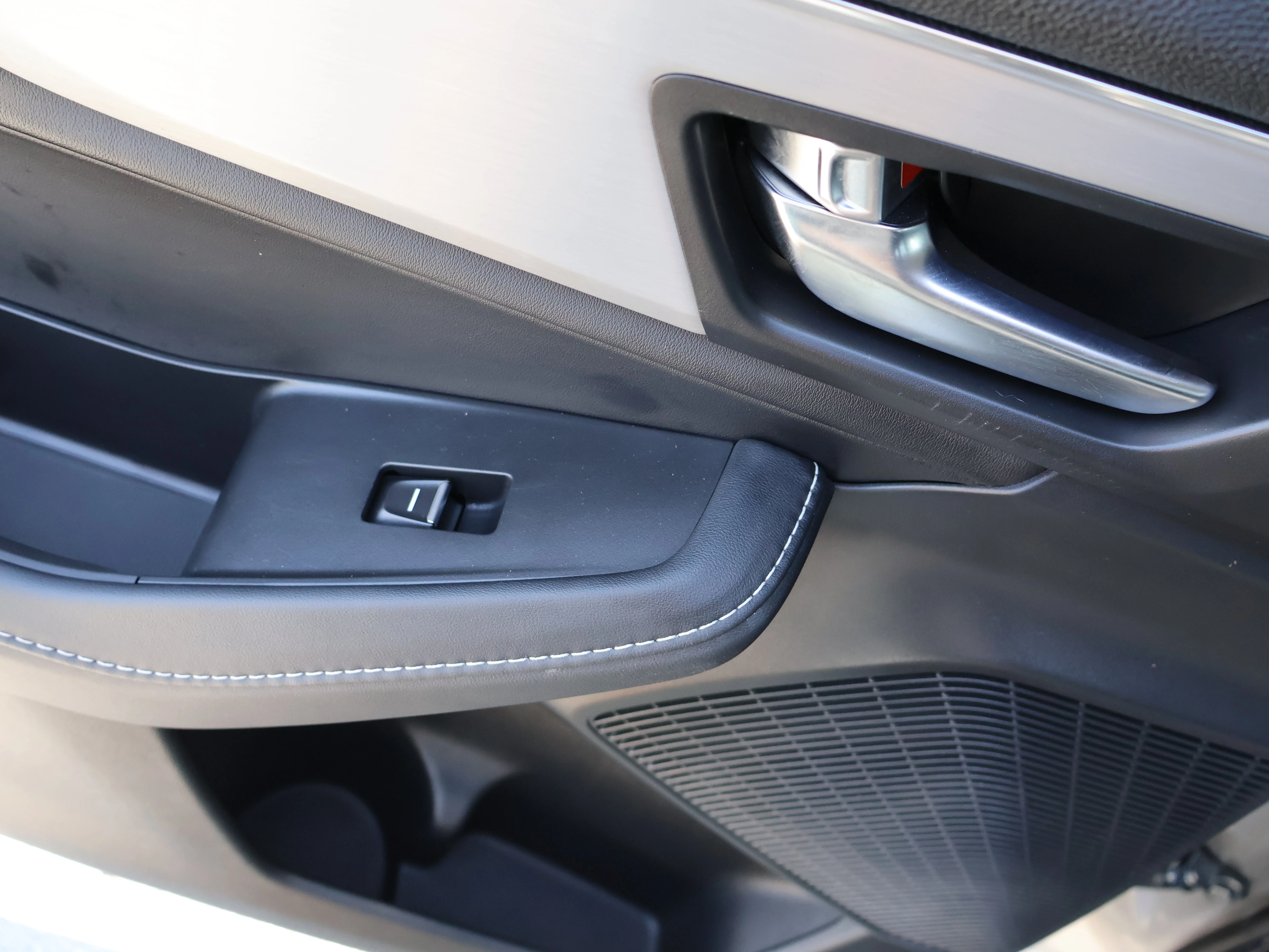 Used 2023 Liquid Carbon Metallic Acura w/Technology Package image 27
