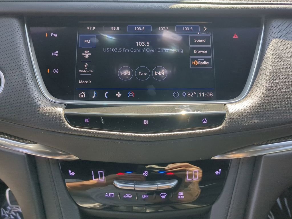 Used 2020 Silver Cadillac Sport image 23