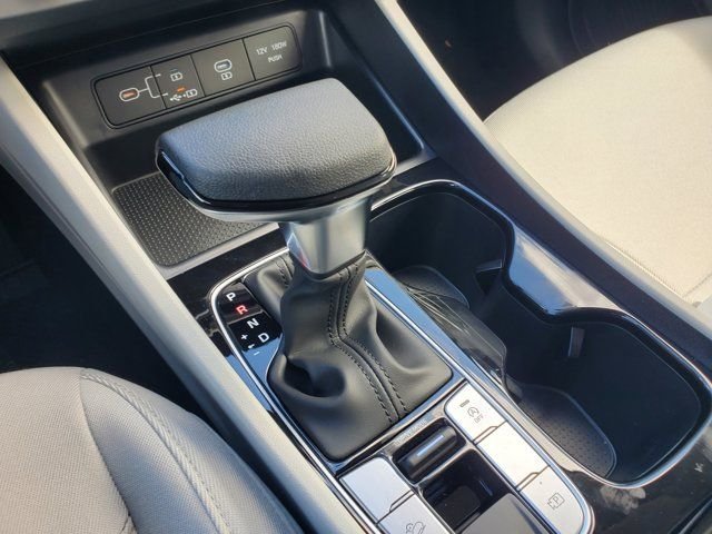 New 2026 Black Hyundai SE FWD image 18