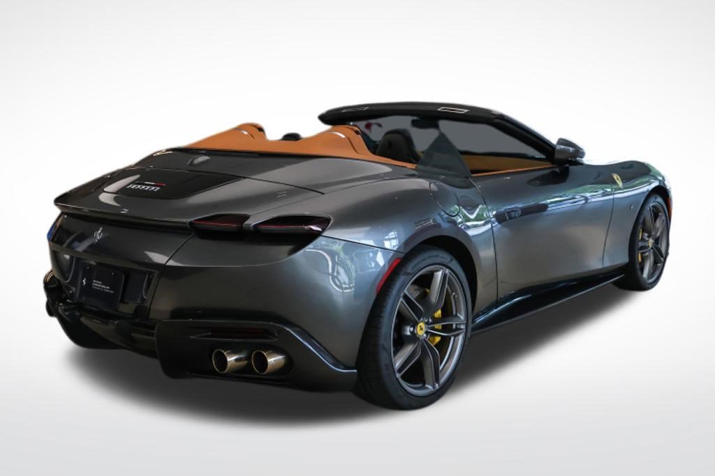 Used 2025 Grigio Silverstone Ferrari  image 5
