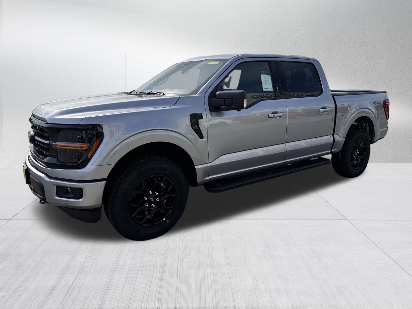 New 2026 Iconic Silver Metallic Ford XLT image 2