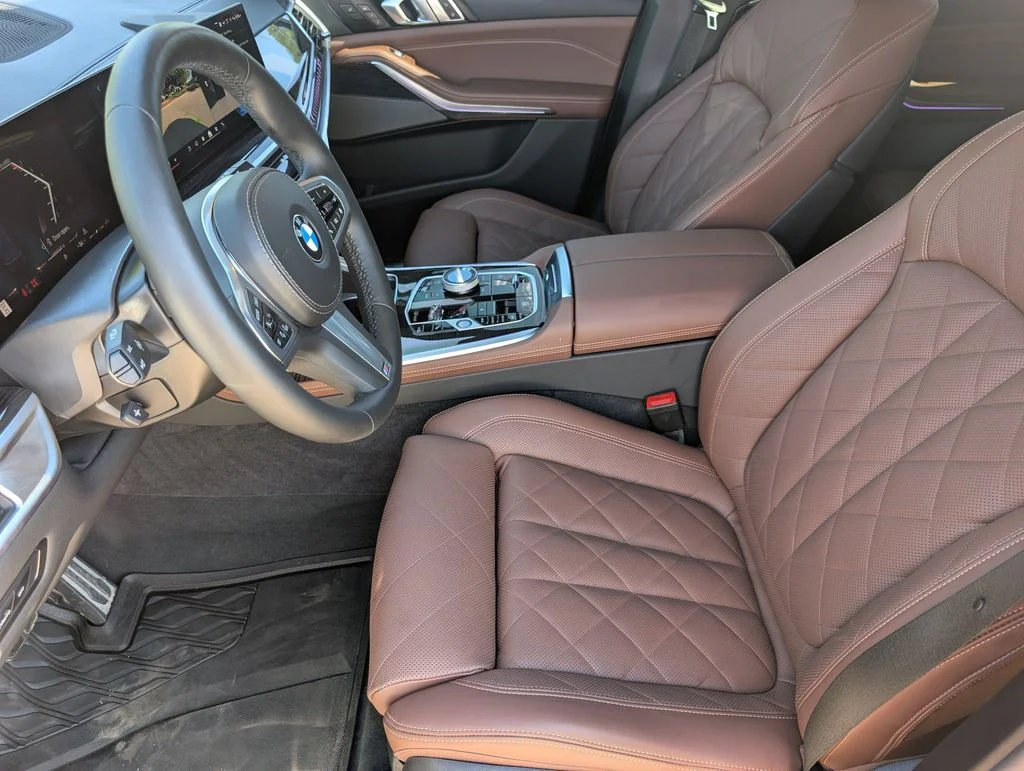 Used 2025 Blue BMW xDrive40i image 14
